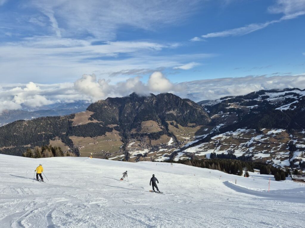 Die Pisten im Ski Juwel Alpbachtal Wildschönau bieten sportlichen Fahrern genauso Raum wie Familien. Foto: Katja Bauroth